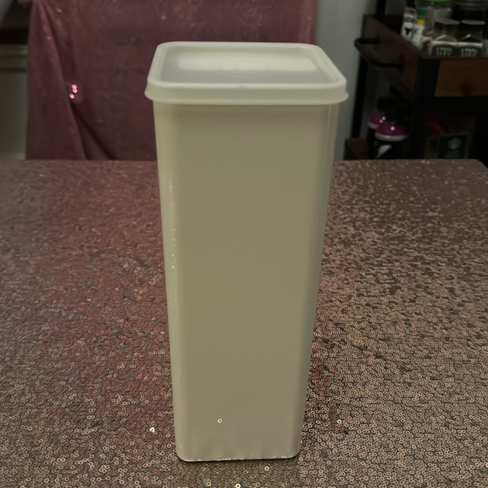 Vintage Cream Colored Tupperware Cracker Container